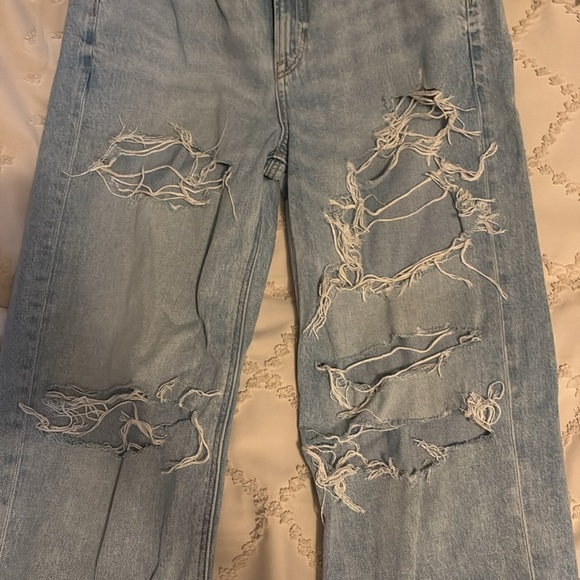 American Eagle wide leg jeans, ripped legs - Picture 2 of 4